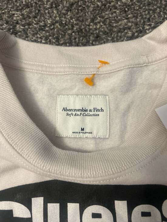 Abercrombie & Fitch Clueless Vintage Graphic Sunday Crew Sweatshirt - Picture 4 of 4